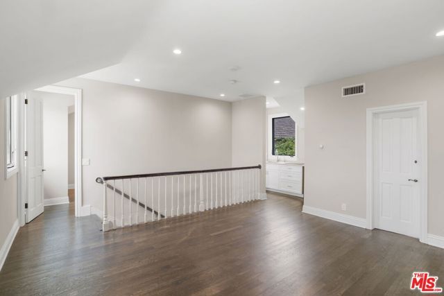 15515 Collina Strada, Los Angeles, CA 90077