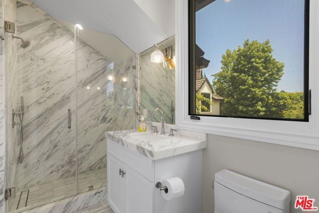 15515 Collina Strada, Los Angeles, CA 90077