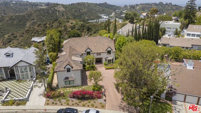 15515 Collina Strada, Los Angeles, CA 90077