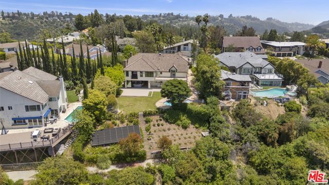 15515 Collina Strada, Los Angeles, CA 90077