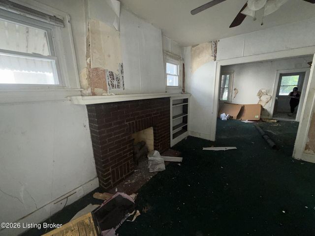 835 S 41st St, Louisville, KY 40211