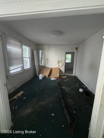 835 S 41st St, Louisville, KY 40211