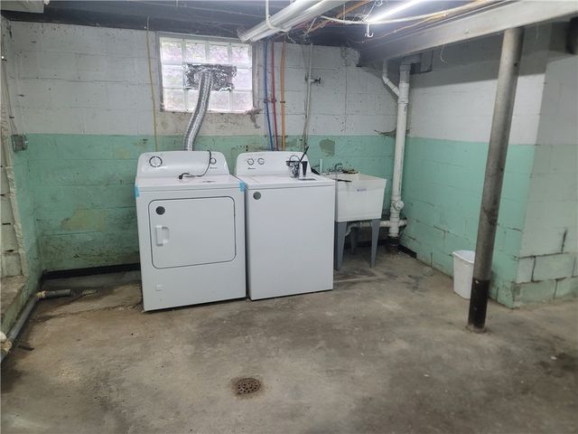 424 Desota St, East Mckeesport, PA 15035