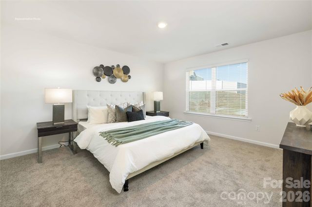 605 17th Avenue Drive NE, Hickory, NC 28601