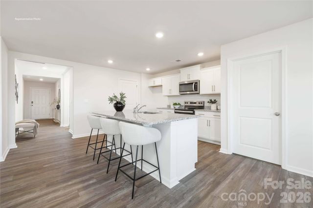 605 17th Avenue Drive NE, Hickory, NC 28601
