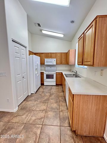 8952 E CRESCENT Avenue, Mesa, AZ 85208