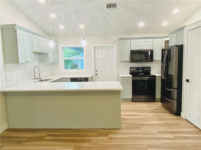 855 27th Avenue, Vero Beach, FL 32960