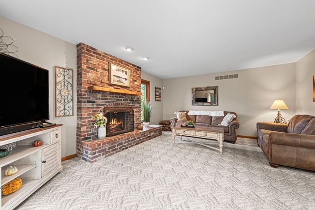 124 County Rd 350 W, Valparaiso, IN 46385