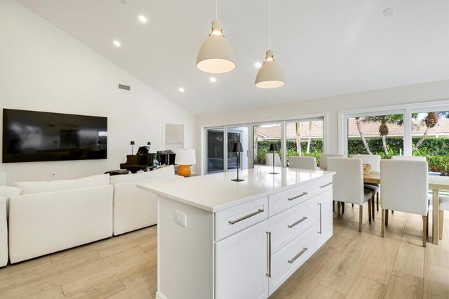 105 Ocean Pines Terrace, Jupiter, FL 33477