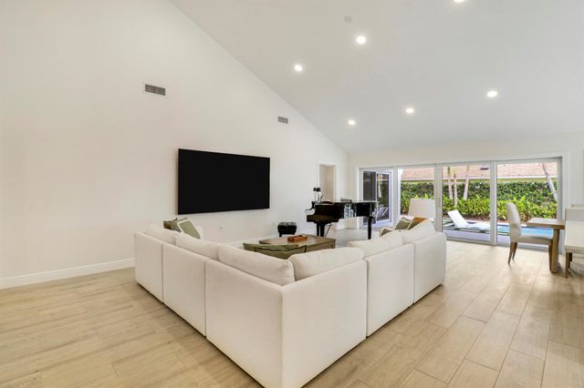 105 Ocean Pines Terrace, Jupiter, FL 33477