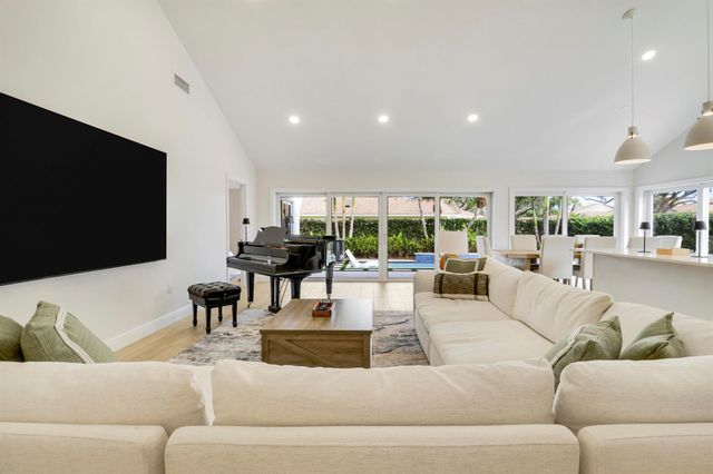 105 Ocean Pines Terrace, Jupiter, FL 33477