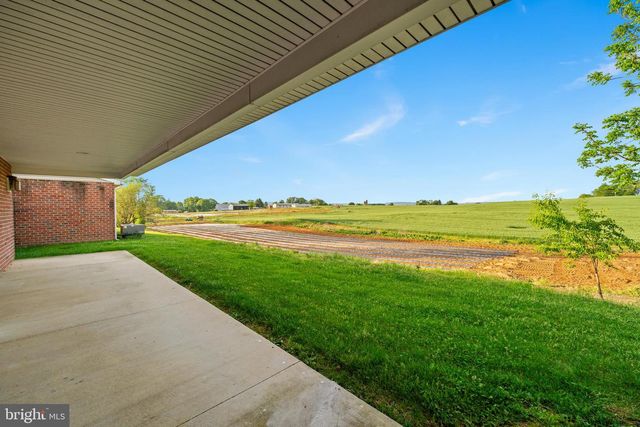 123 BLACKBIRD LANE, Shippensburg, PA 17257