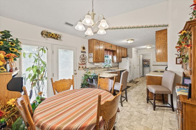 3508 Pointe Cove Cir, Cookeville, TN 38506