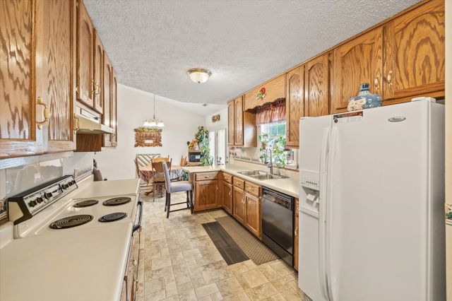 3508 Pointe Cove Cir, Cookeville, TN 38506