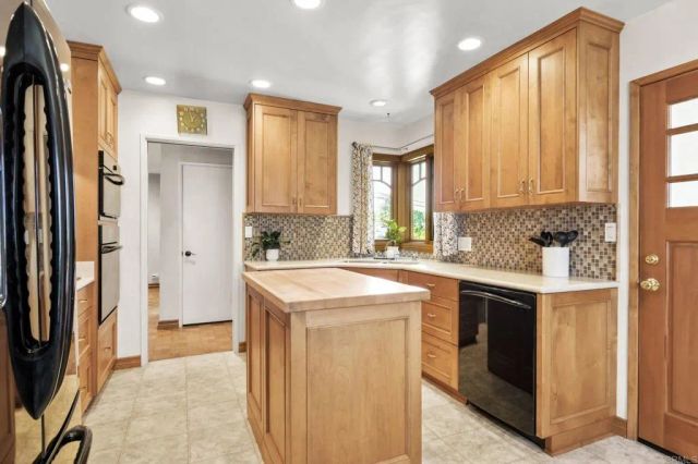 795 Deland Court, El Cajon, CA 92020