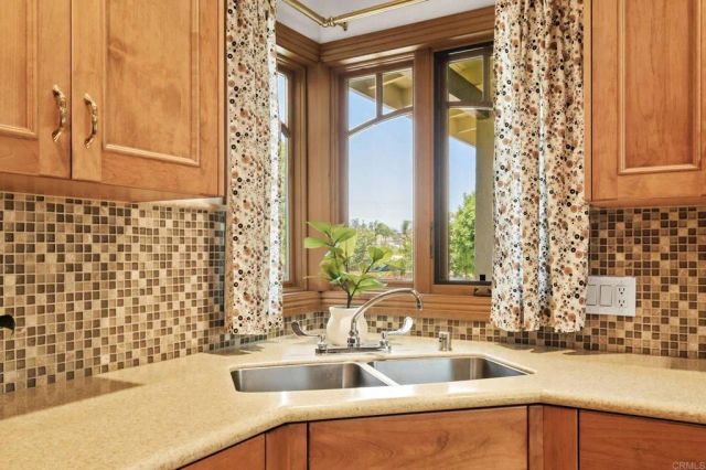 795 Deland Court, El Cajon, CA 92020