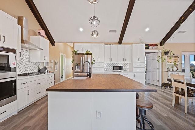 238 Sendero Horse Thief, Alpine, TX 79830