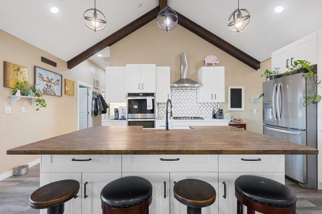 238 Sendero Horse Thief, Alpine, TX 79830