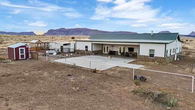 238 Sendero Horse Thief, Alpine, TX 79830
