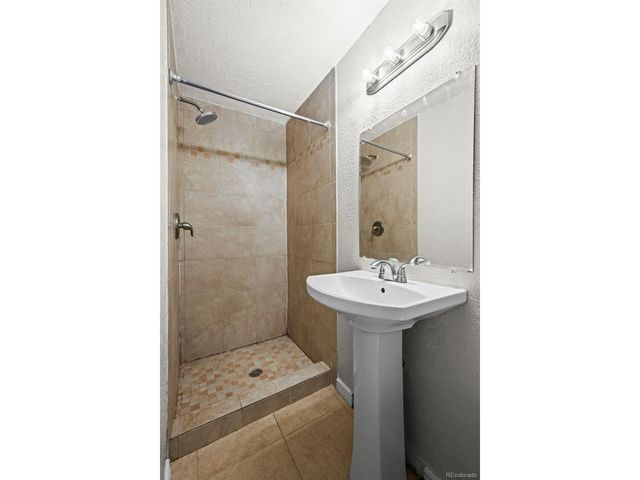 6640 E 74th Ave, Commerce City, CO 80022