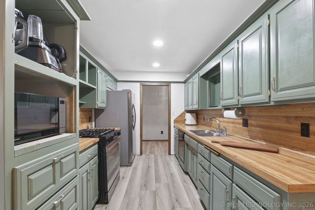 8427 N 170th East Avenue, Owasso, OK 74055
