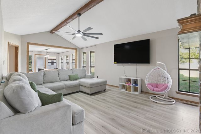 8427 N 170th East Avenue, Owasso, OK 74055