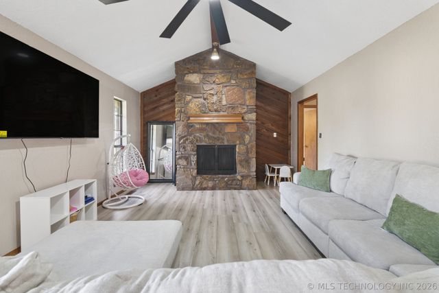 8427 N 170th East Avenue, Owasso, OK 74055