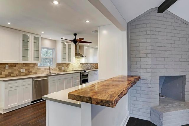 11219 Ash Creek Drive, Houston, TX 77043