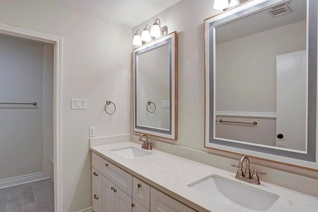 11219 Ash Creek Drive, Houston, TX 77043