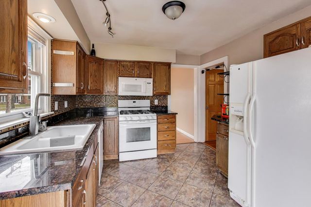 2537 S SCOTT Street, Des Plaines, IL 60018