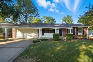 555 Goldwood Drive, Ballwin, MO 63021