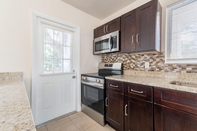 170 SE Serenata Court, Port St Lucie, FL 34983