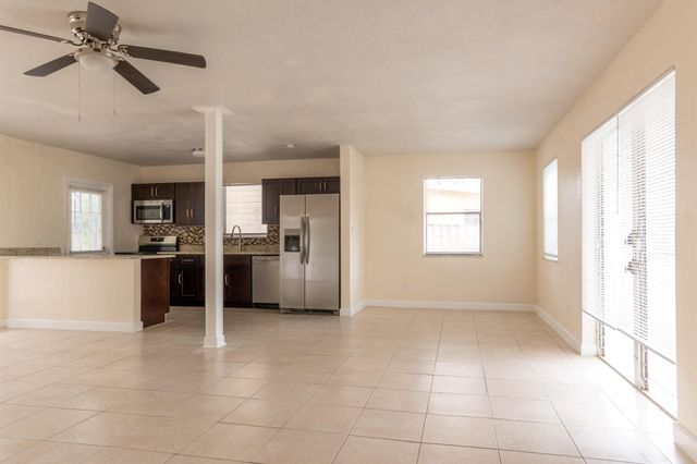 170 SE Serenata Court, Port St Lucie, FL 34983