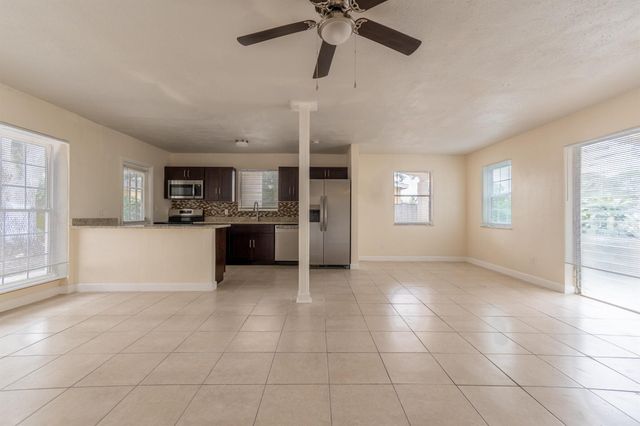 170 SE Serenata Court, Port St Lucie, FL 34983