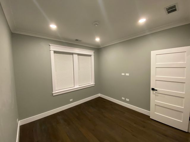 3657 N Whipple Street, Chicago, IL 60618