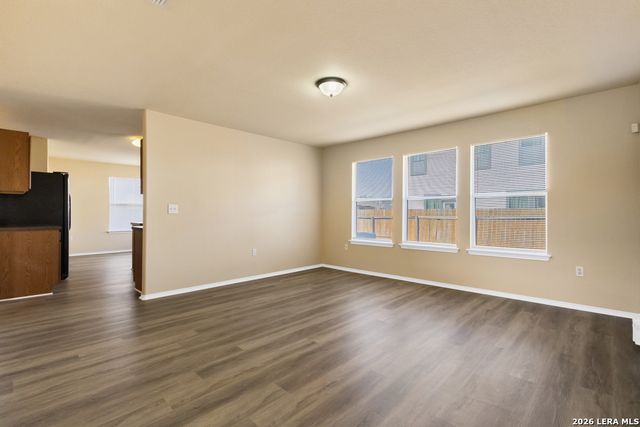 8623 Widgeon Ct, San Antonio, TX 78245