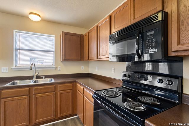 8623 Widgeon Ct, San Antonio, TX 78245