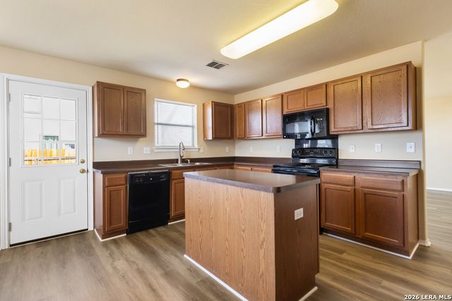 8623 Widgeon Ct, San Antonio, TX 78245