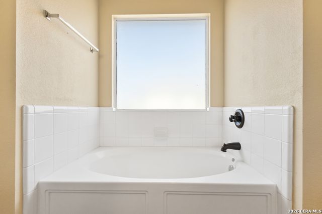 8623 Widgeon Ct, San Antonio, TX 78245