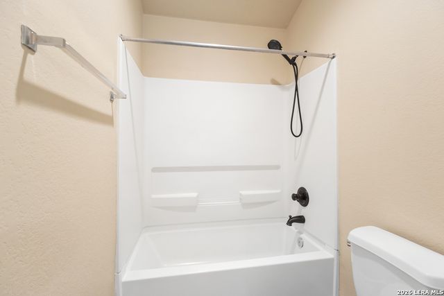 8623 Widgeon Ct, San Antonio, TX 78245