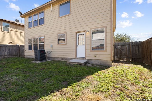 8623 Widgeon Ct, San Antonio, TX 78245