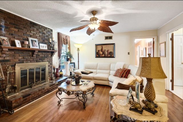 4851 ROLLING MEADOWS DR, Memphis, TN 38128