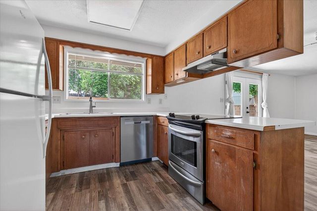415 Sutter Avenue, Medford, OR 97504