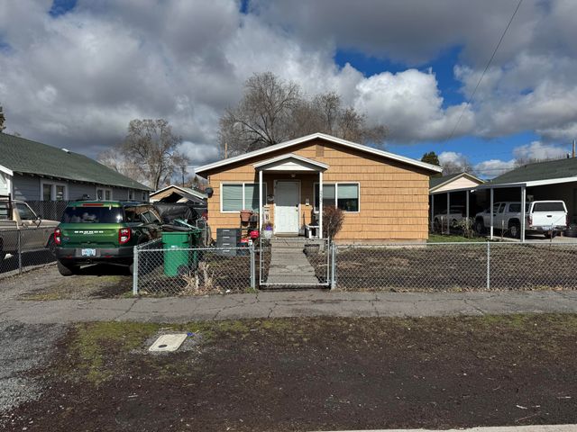 2237 Wantland Avenue, Klamath Falls, OR 97601