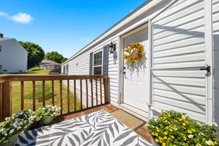 20 Center Court, Epping, NH 03042