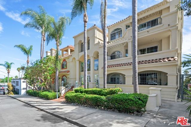 7218 Hillside Avenue 202, Los Angeles, CA 90046