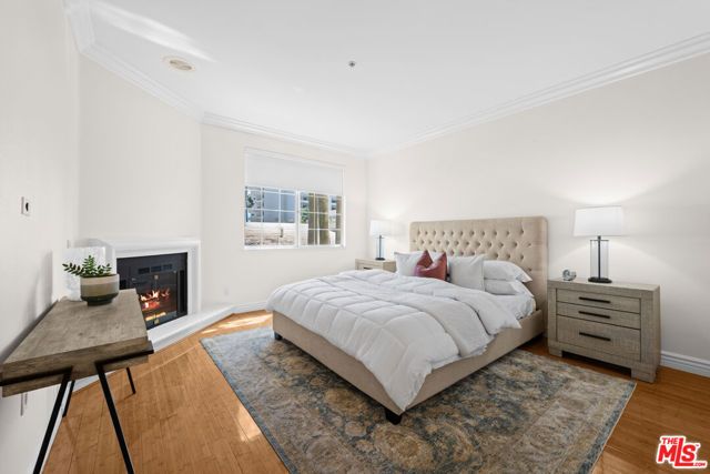 7218 Hillside Avenue 202, Los Angeles, CA 90046