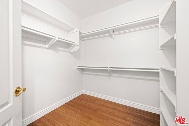 7218 Hillside Avenue 202, Los Angeles, CA 90046