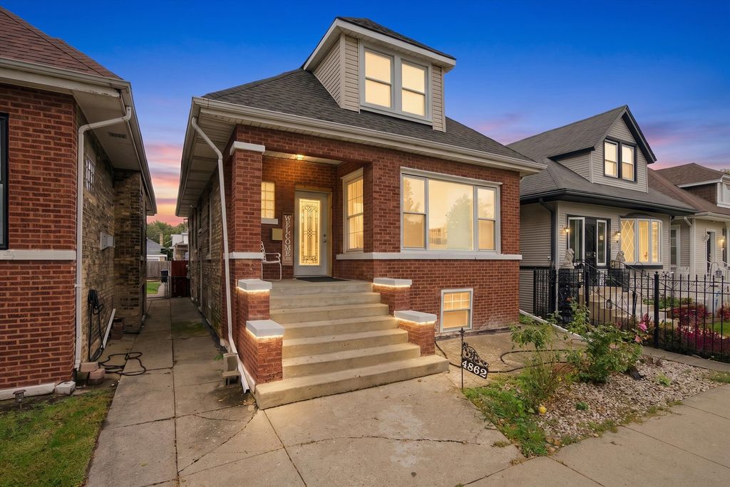 4862 W St Paul Avenue, Chicago, IL 60639 — photo 2