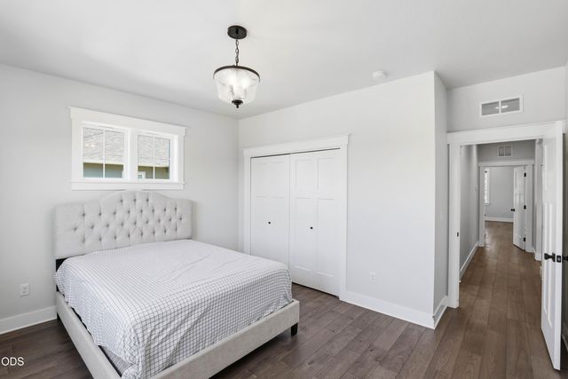 409 Sand Pointe Drive, Central Point, OR 97502